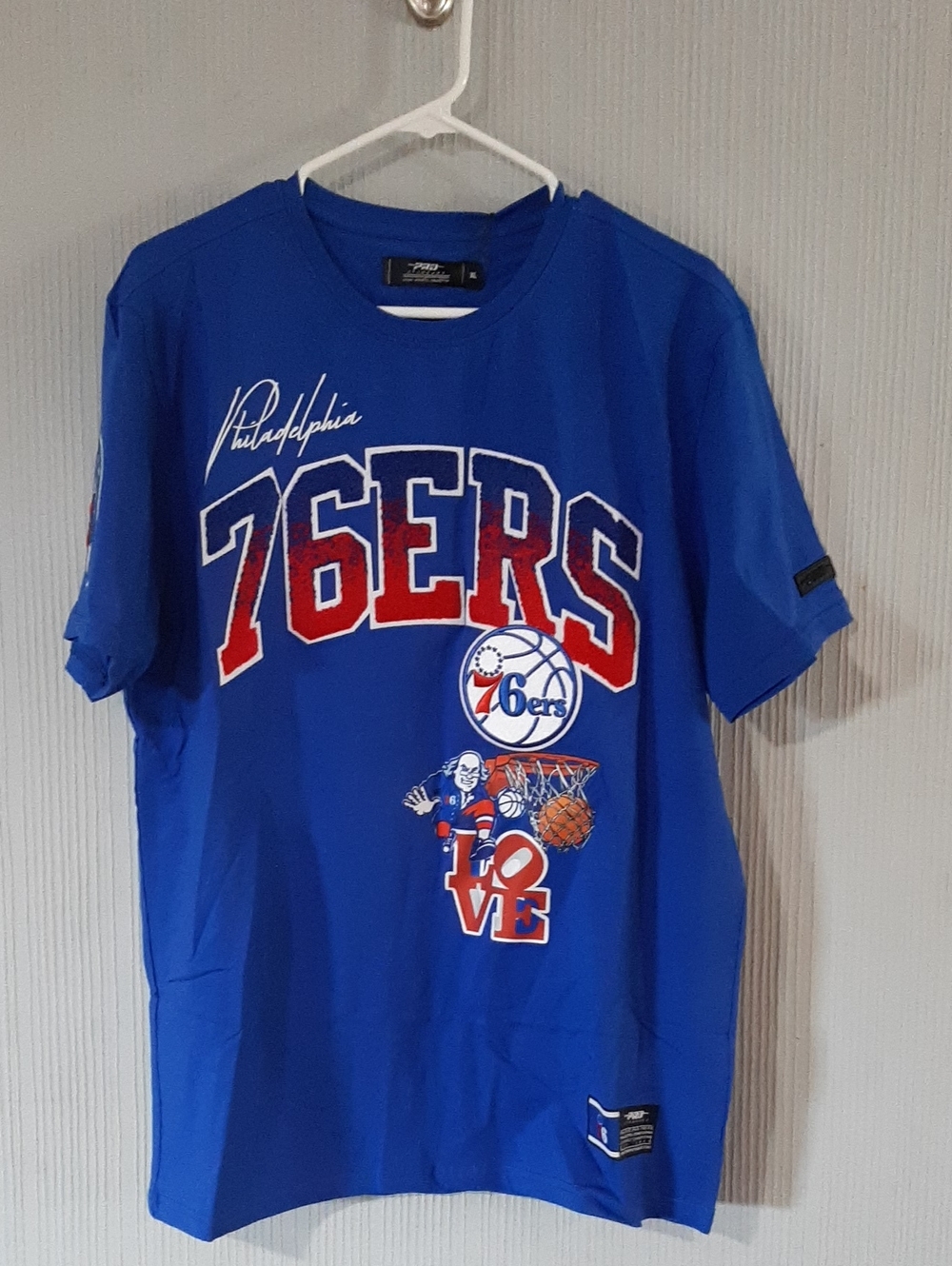 Philadelphia 76ers Pro Standard Hometown Chenille T-Shirt - Royal
